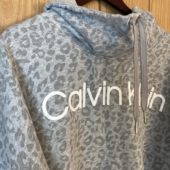 Calvin Klein Grey Cheetah Print Womens Sweater - Picture 3 of 8